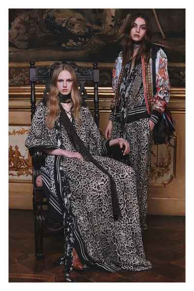 Look 17
